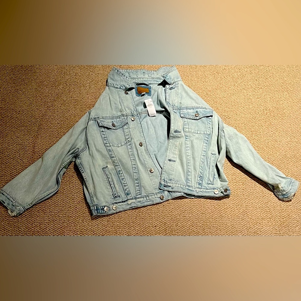 American Eagle Outfitters Jean Jacket
Size: XL